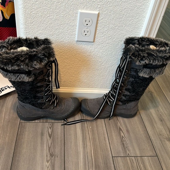 MUKLUKA hiking and snow boots NWT size 7 - Picture 6 of 8